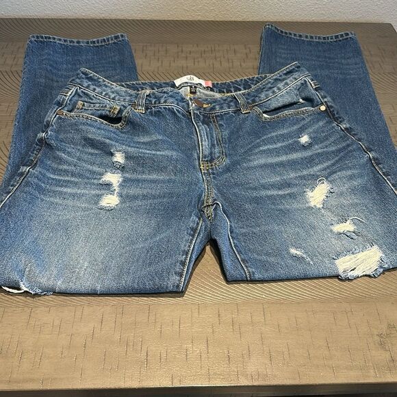 Cabi Distressed Jeans Size 8 - Picture 1 of 8